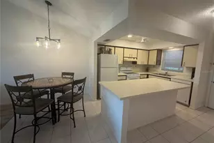 929 Capri Isles Blvd, Venice, FL 34292 - Photo 10