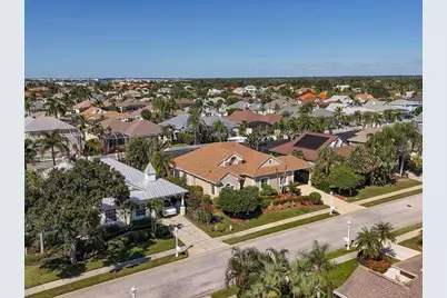 4727 Spinnaker Drive, Bradenton, FL 34208 - Photo 8
