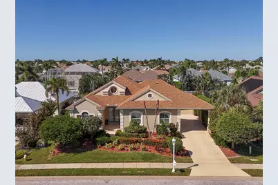 4727 Spinnaker Drive, Bradenton, FL 34208 - Photo 2