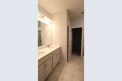2922 Grand Kemerton Place, Tampa, FL 33618 - Photo 16