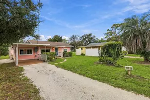 304 Mt Pleasant Rd, Nokomis, FL 34275 - Photo 2