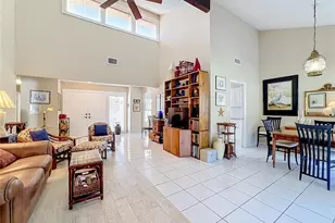 6010 Courtside Dr, Bradenton, FL 34210 - Photo 10