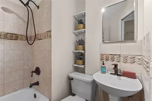 2520 E Milmar Dr, Sarasota, FL 34237 - Photo 18