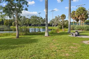 2520 E Milmar Dr, Sarasota, FL 34237 - Photo 42