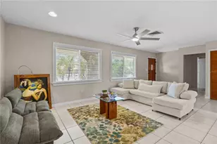 2520 E Milmar Dr, Sarasota, FL 34237 - Photo 4