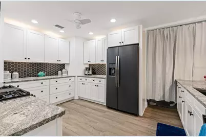 7215 Westmoreland Drive, Sarasota, FL 34243 - Photo 16