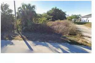 537 Kingsbury Ln, Lehigh Acres, FL 33974 - Photo 1