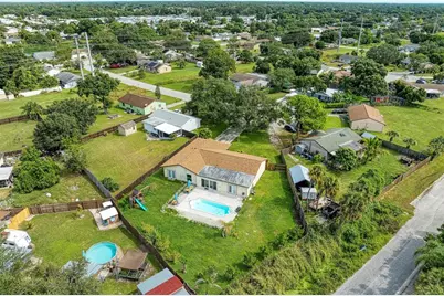 2219 Lockwood Meadows Circle, Sarasota, FL 34234 - Photo 46