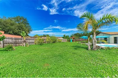 2219 Lockwood Meadows Circle, Sarasota, FL 34234 - Photo 12