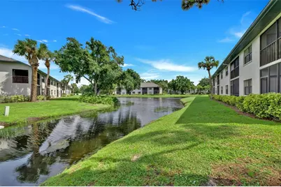 4420 46th Avenue W #202, Bradenton, FL 34210 - Photo 2