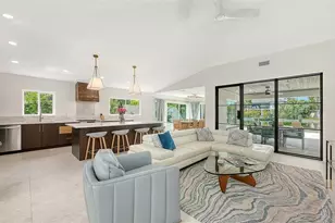 556 N Washington Dr, Sarasota, FL 34236 - Photo 10