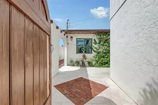 556 N Washington Dr, Sarasota, FL 34236 - Photo 4
