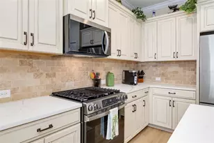 21620 Avon Park Ct, Venice, FL 34293 - Photo 12