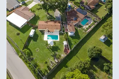 1126 Carmella Circle, Sarasota, FL 34243 - Photo 26