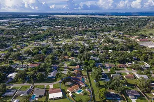1126 Carmella Cir, Sarasota, FL 34243 - Photo 34