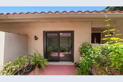 4802 Kestral Park Circle #22, Sarasota, FL 34231 - Photo 4