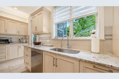 1359 Tearose Place, Sarasota, FL 34239 - Photo 16