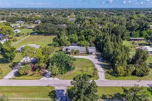 1351 Mustang St, Nokomis, FL 34275 - Photo 2