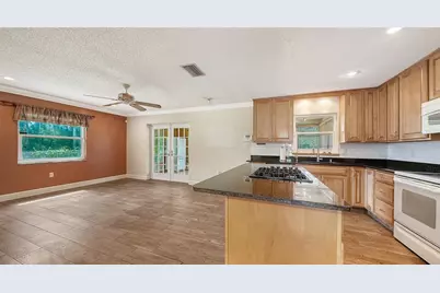 4090 Groveland Avenue, Sarasota, FL 34231 - Photo 6