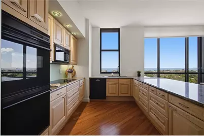 1241 Gulf Of Mexico Drive #608, Longboat Key, FL 34228 - Photo 12
