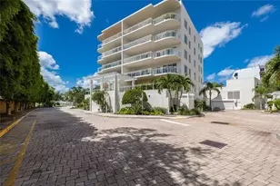 1640 Summer House Ln, Sarasota, FL 34242 - Photo 2