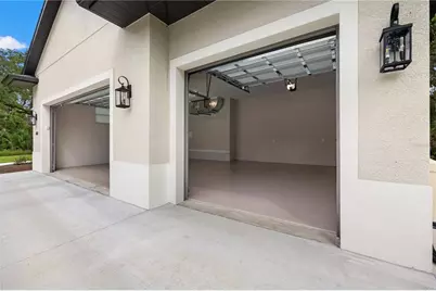 400 S Moon Drive, Venice, FL 34292 - Photo 8