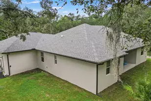 400 S Moon Dr, Venice, FL 34292 - Photo 6