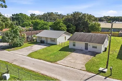 3021 14th Street E, Bradenton, FL 34208 - Photo 2