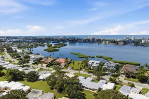 5826 Driftwood Pl, Sarasota, FL 34231 - Photo 6