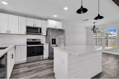 246 Magellan Drive, Sarasota, FL 34243 - Photo 6