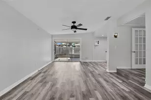 246 Magellan Dr, Sarasota, FL 34243 - Photo 16