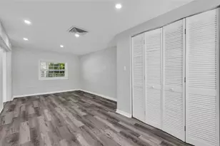 246 Magellan Dr, Sarasota, FL 34243 - Photo 20