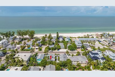 3007 Avenue E #B, Bradenton Beach, FL 34217 - Photo 2