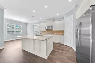 8256 Larkspur Cir, Sarasota, FL 34241 - Photo 24