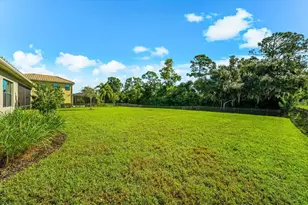 8256 Larkspur Cir, Sarasota, FL 34241 - Photo 58