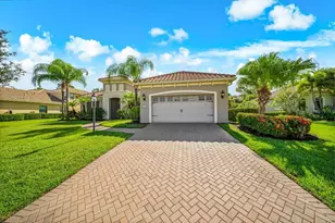 8256 Larkspur Cir, Sarasota, FL 34241 - Photo 6