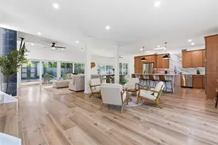 4879 Commonwealth Dr, Sarasota, FL 34242 - Photo 4