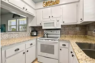 304 47th Ave Dr W, Bradenton, FL 34207 - Photo 8