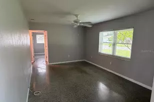 6017 43rd Ave N, Saint Petersburg, FL 33709 - Photo 4