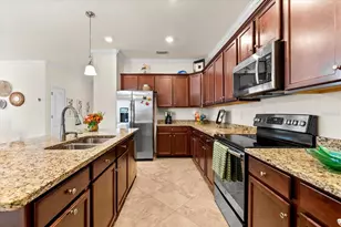 12501 Cinqueterre Dr, Venice, FL 34293 - Photo 10
