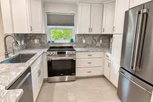 954 La Costa Cir, Sarasota, FL 34237 - Photo 6