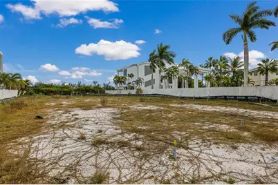 7094 Longboat Drive E, Longboat Key, FL 34228 - Photo 18