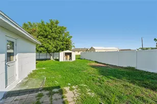 160 Francis Dr NE, Port Charlotte, FL 33952 - Photo 20