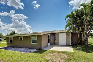 2150 Conway Blvd, Port Charlotte, FL 33952 - Photo 4