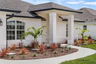 209 Broadmoor Ln, Rotonda West, FL 33947 - Photo 2