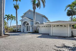 732 Siesta Dr, Sarasota, FL 34242 - Photo 8