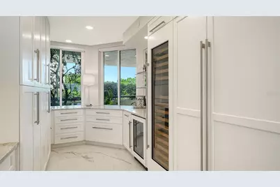 5461 Gulf Of Mexico Drive #304, Longboat Key, FL 34228 - Photo 18