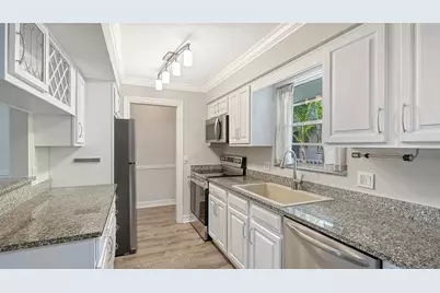 3360 S Osprey Avenue #209B, Sarasota, FL 34239 - Photo 8