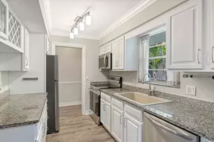 3360 S Osprey Ave, Sarasota, FL 34239 - Photo 8