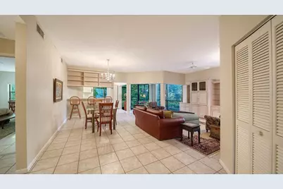 1638 Starling Drive #105, Sarasota, FL 34231 - Photo 8